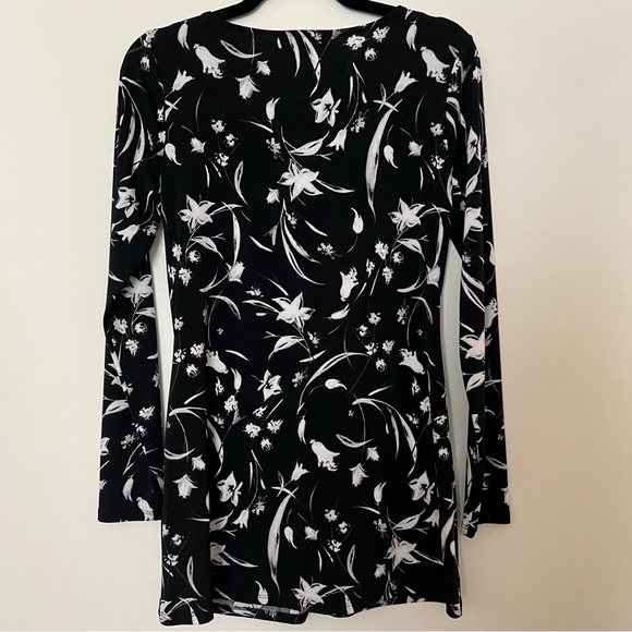 White House Black Market Black White Floral Long Sleeve Blouse knot neck small - Picture 4 of 6